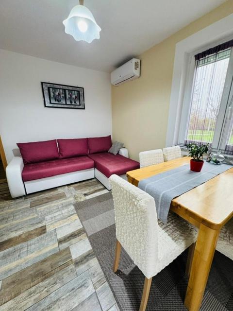 Apartments Paradise Licko Petrovo Selo Εξωτερικό φωτογραφία