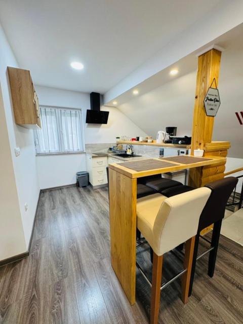 Apartments Paradise Licko Petrovo Selo Εξωτερικό φωτογραφία