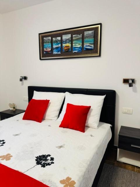 Apartments Paradise Licko Petrovo Selo Εξωτερικό φωτογραφία