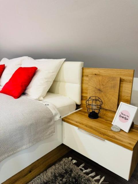 Apartments Paradise Licko Petrovo Selo Εξωτερικό φωτογραφία