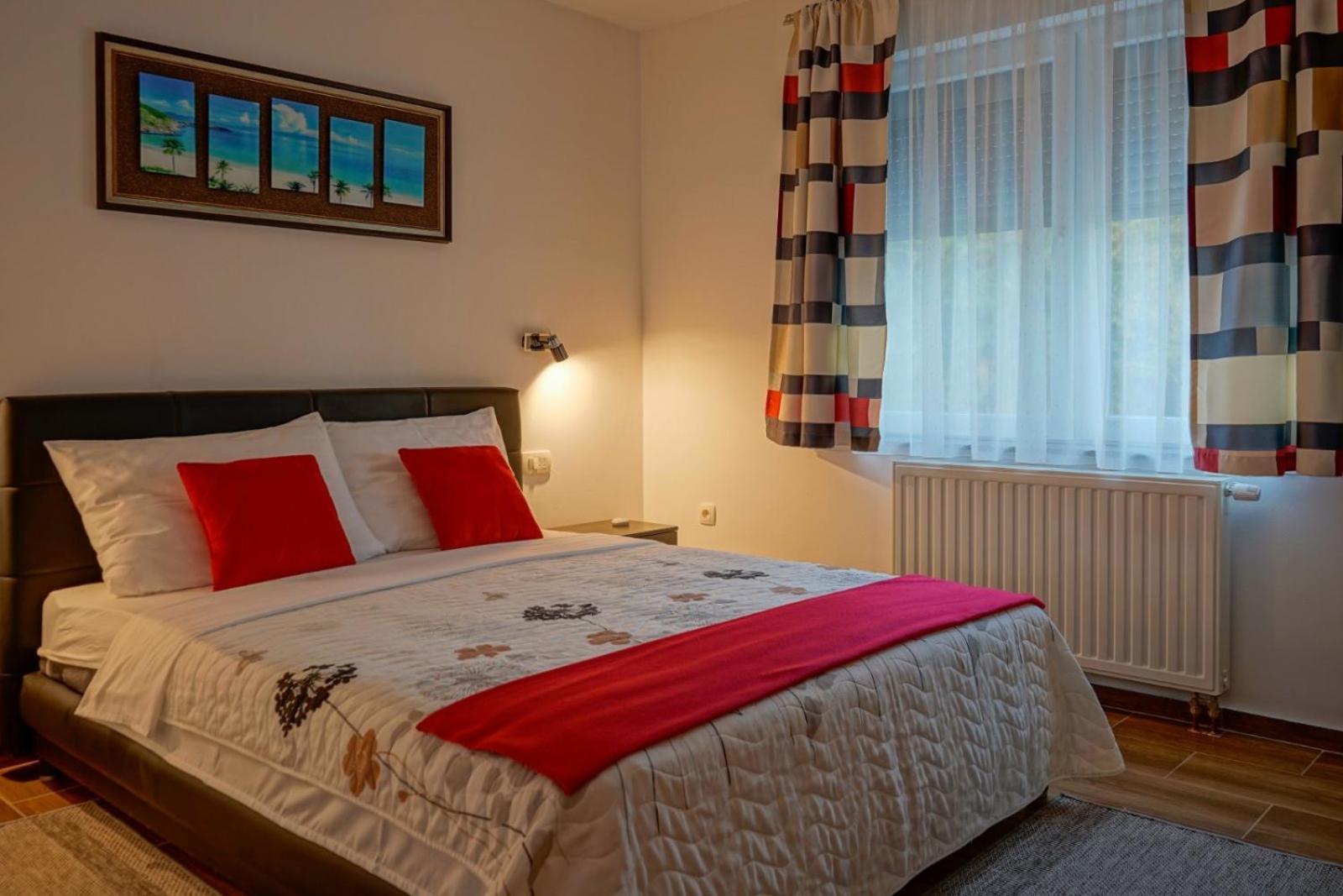 Apartments Paradise Licko Petrovo Selo Εξωτερικό φωτογραφία