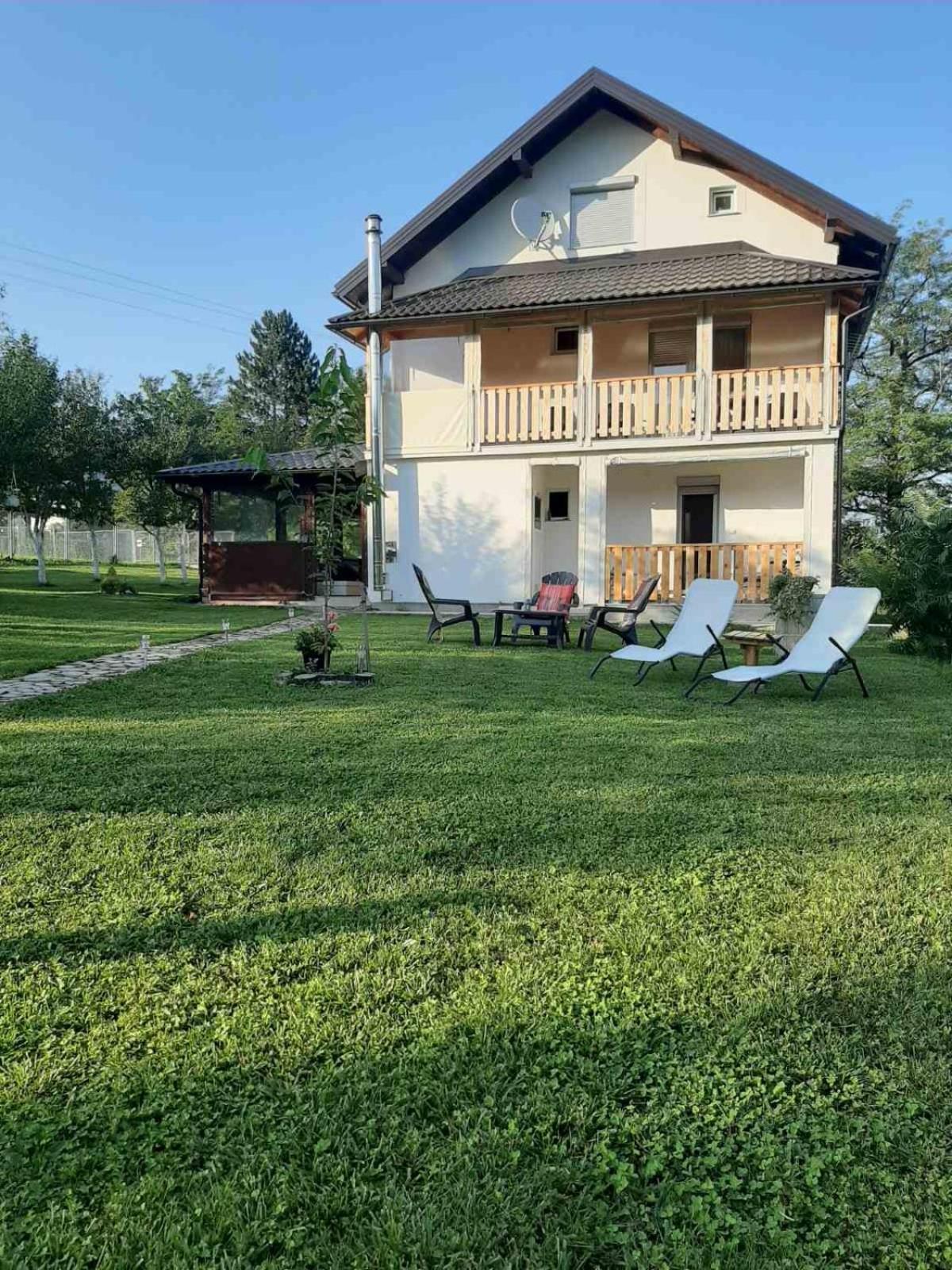 Apartments Paradise Licko Petrovo Selo Εξωτερικό φωτογραφία