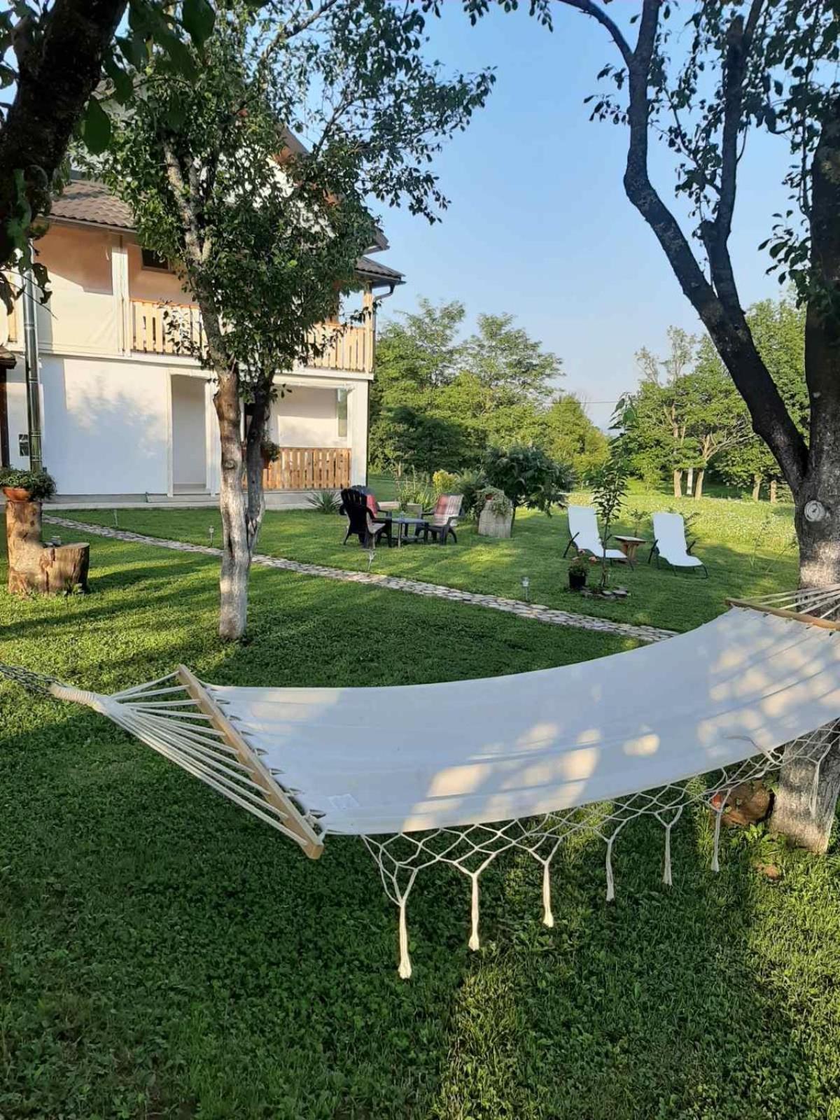 Apartments Paradise Licko Petrovo Selo Εξωτερικό φωτογραφία